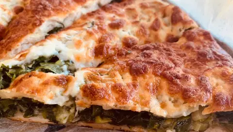 Хачапури с зеленью и сыром