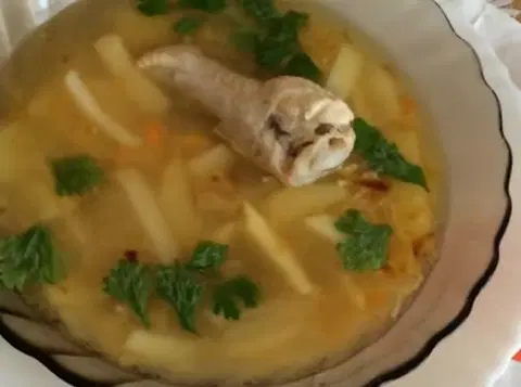 Наваристый куриный суп с макаронами