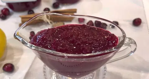 Классический клюквенный соус с соком лимона и апельсина