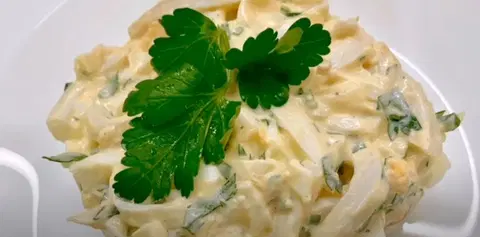Салат из кальмаров советский