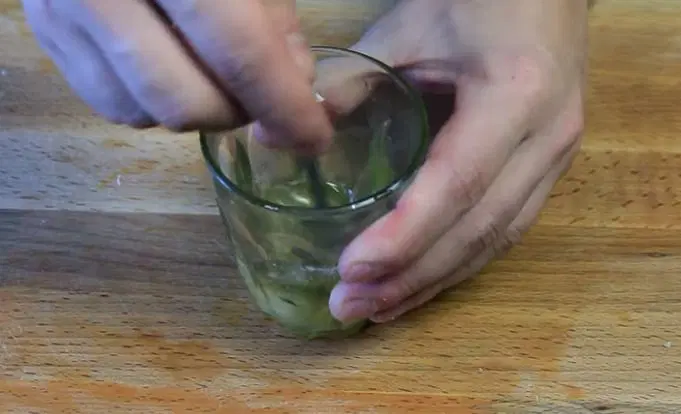 Настоящий греческий салат с сыром фета — шаг 5
