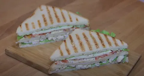 Сэндвич с куриной грудкой на работу