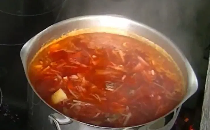Борщ со свежей белокочанной капустой — шаг 10
