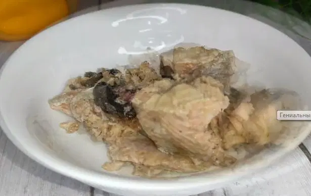 Салат Мимоза с горбушей и сливочным маслом — шаг 2