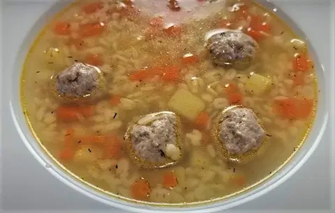 Суп с фрикадельками из индейки