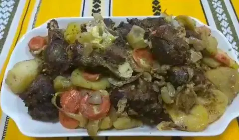 Заяц в духовке с картошкой
