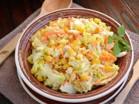 Салат с корейской морковью, курицей и пекинской капустой