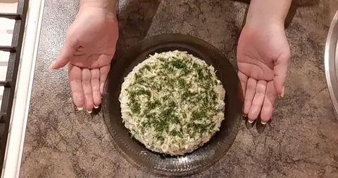 Слоеный салат "Нежность" с курицей