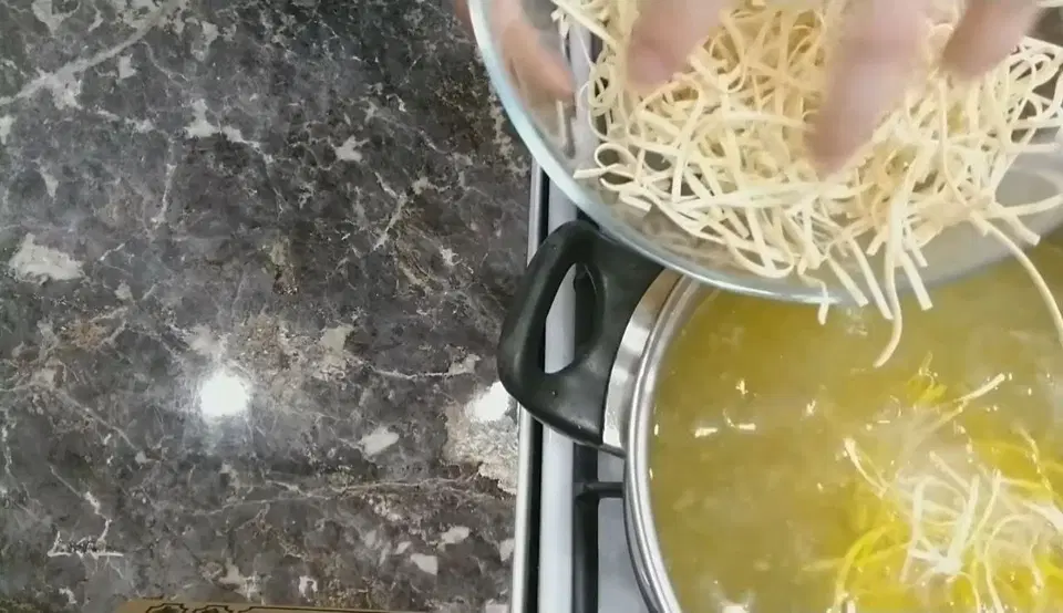 Куриный суп по-домашнему — шаг 5