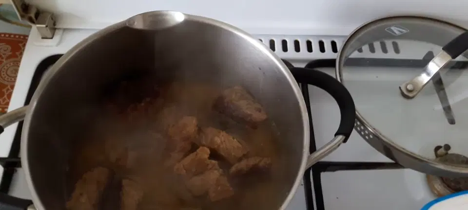Русское жаркое с говядиной и картошкой — шаг 3