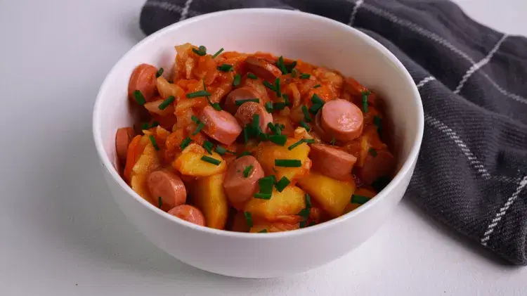 Рагу с сосисками и капустой — шаг 12