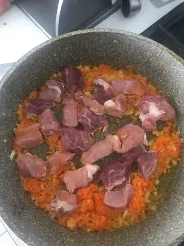 Плов из макарон — шаг 1