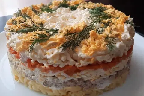 Салат Мимоза с плавленым сыром