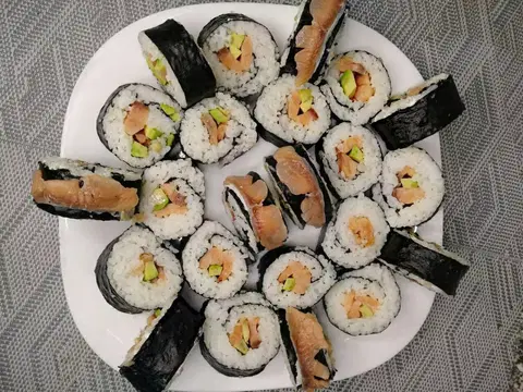Ролл с лососем