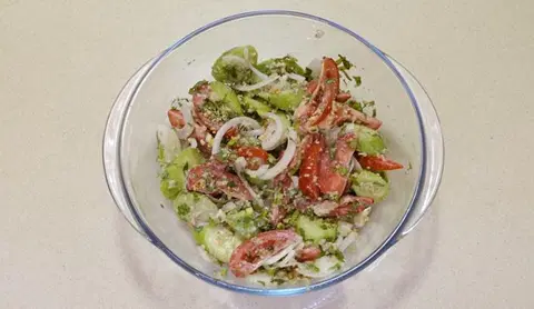 Салат из огурцов Грузинский