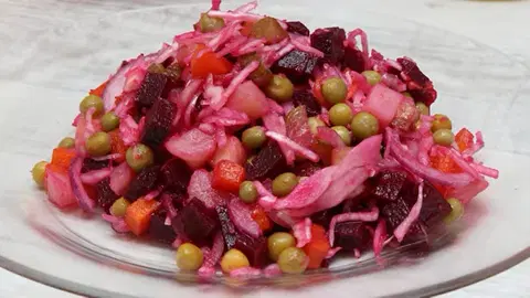 Винегрет с зеленым горошком
