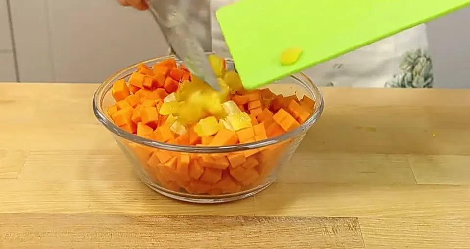 Вкусные домашние пирожки с тыквенной начинкой — шаг 7