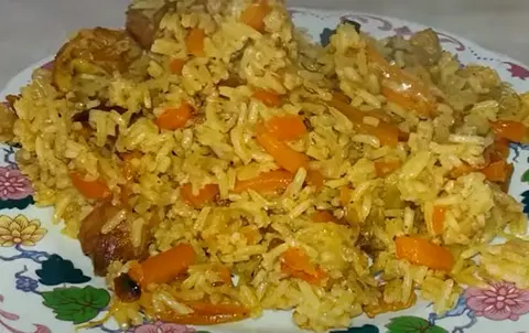 Золотистый плов с курицей