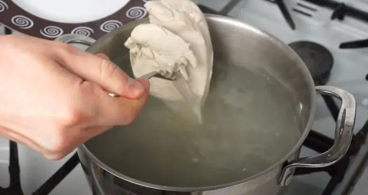 Нежный куриный суп-пюре с сыром — шаг 1