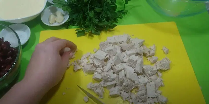 Салат Наполи с фасолью — шаг 4