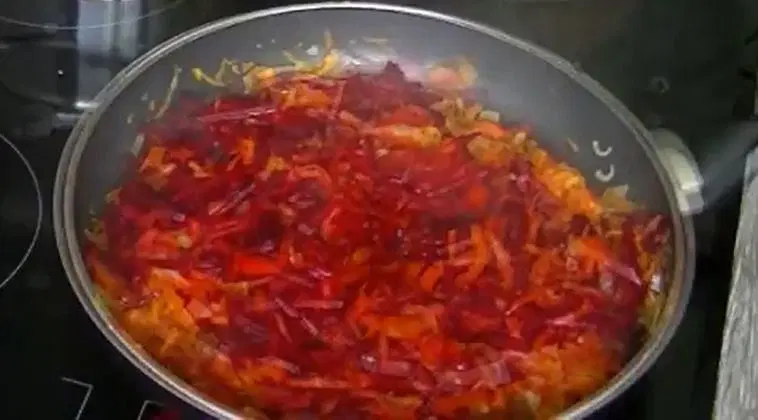 Борщ со свежей белокочанной капустой — шаг 8