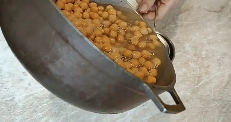Хумус с вялеными помидорами — шаг 2