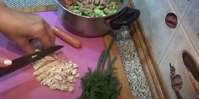 Окрошка на курином бульоне — шаг 3