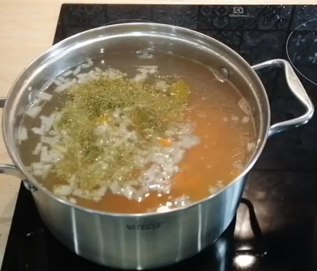 Уха из свежей речной рыбы — шаг 3