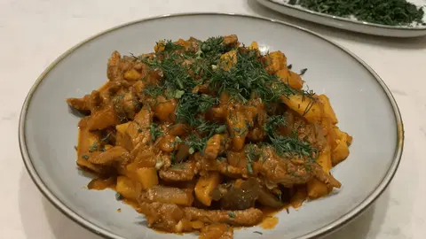 Азу с маринованными огурцами