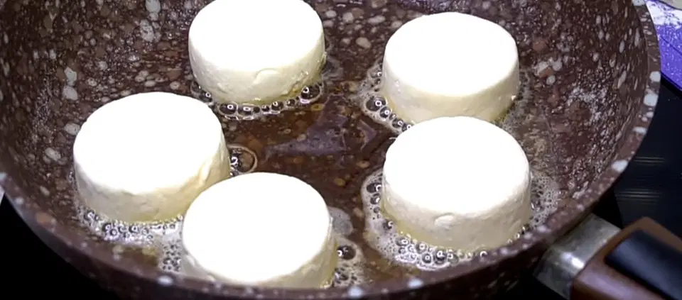 Мамины сырники быстро и вкусно из творога — шаг 7
