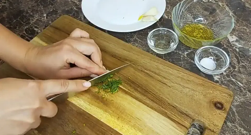 Гренки из черного хлеба — шаг 2