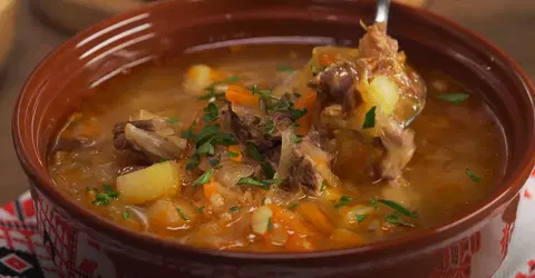 Суп из квашеной капусты с мясом