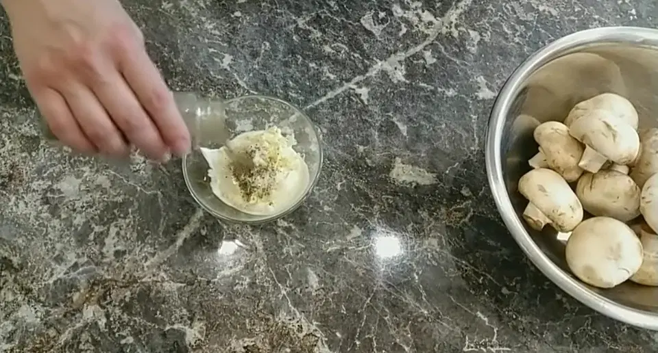 Маринад для шампиньонов — шаг 1