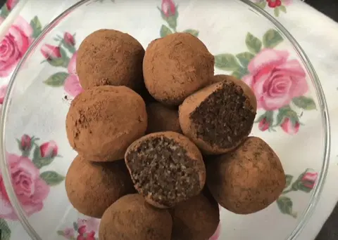Домашние конфеты из сухофруктов с овсяными хлопьями
