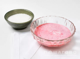 Фото приготовления рецепта: Ягодное мороженое с натуральным йогуртом - шаг 3