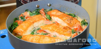 Фото приготовления рецепта: Филе лосося с голландским соусом - шаг 7