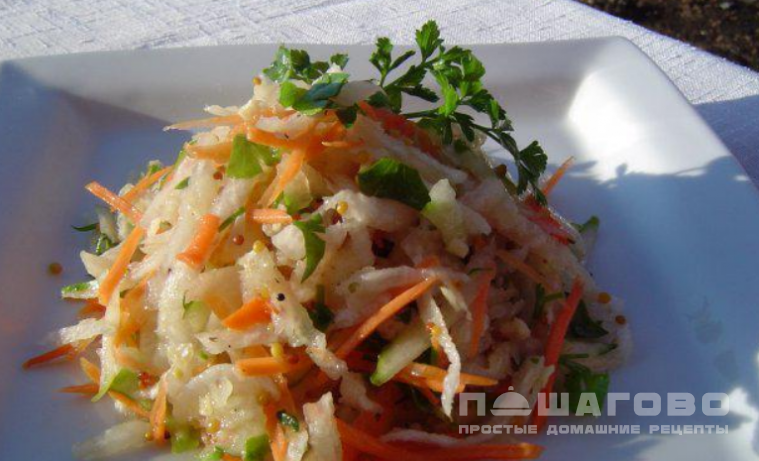 Салат с корейской морковью, огурцом и редькой