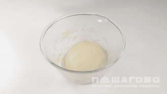 Фото приготовления рецепта: Осетинский пирог со шпинатом и сыром - шаг 1