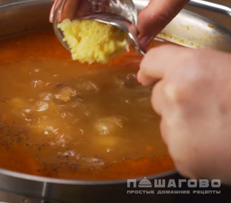 Фото приготовления рецепта: Суп из квашеной капусты с мясом - шаг 13