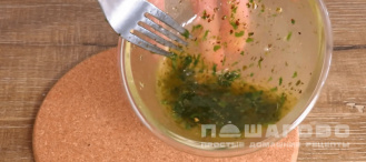 Фото приготовления рецепта: Овощной салат с консервированным тунцом - шаг 1