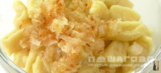 Фото приготовления рецепта: Галушки с картошкой - шаг 5