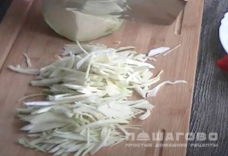 Фото приготовления рецепта: Борщ со свежей белокочанной капустой - шаг 4