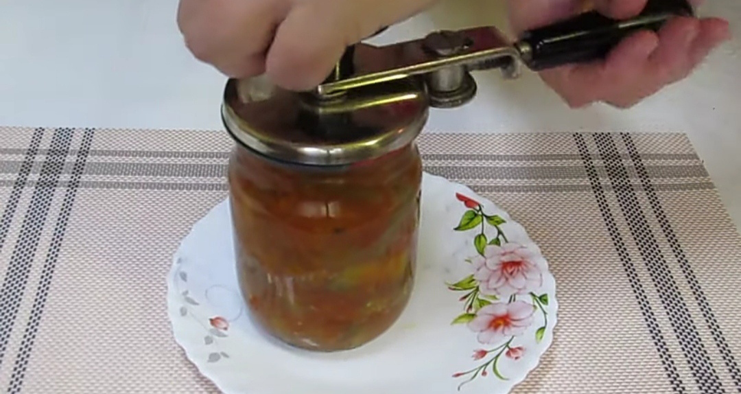 Фото приготовления рецепта: Салат Вкус августа - шаг 8
