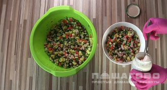 Фото приготовления рецепта: Вегетарианский салат Оливье - шаг 6