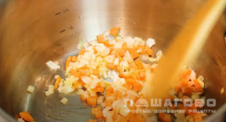 Фото приготовления рецепта: Сырный суп-пюре - шаг 2