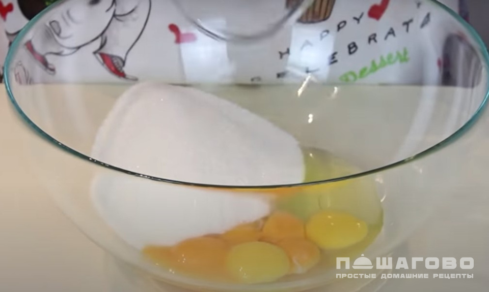 Фото приготовления рецепта: Кулич пасхальный с изюмом и ванилью - шаг 2