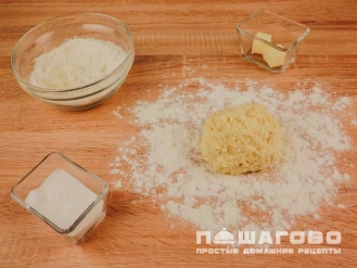 Фото приготовления рецепта: Творожные пирожки  с яблоками - шаг 4