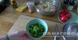 Фото приготовления рецепта: Картофельная запеканка с курицей - шаг 5