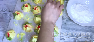 Фото приготовления рецепта: Тюльпаны из зефира - шаг 6