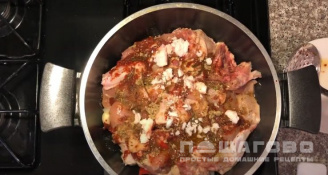 Фото приготовления рецепта: Жаркое с картошкой и курицей - шаг 6